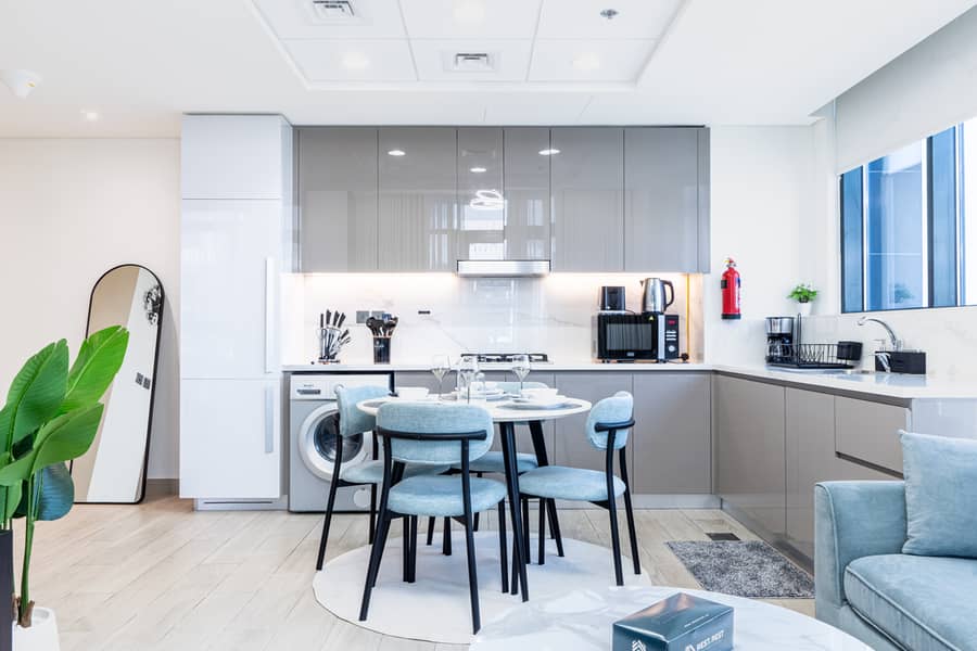 6 Kitchen 2. jpg