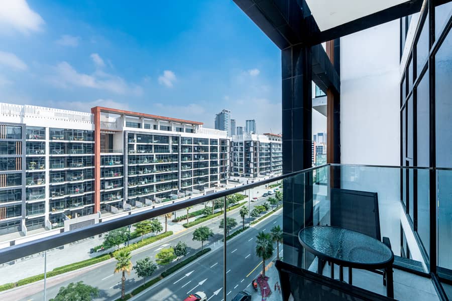 13 Balcony 1. jpg