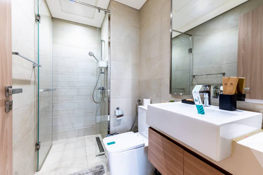 12 Washroom 1. jpg