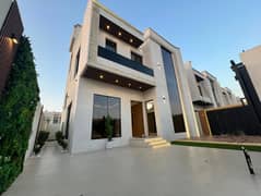 فيلا مع حوش تشطيب سوبر ديلوكس وتكييف مركزي وشامل رسوم التسجيل والتمليك