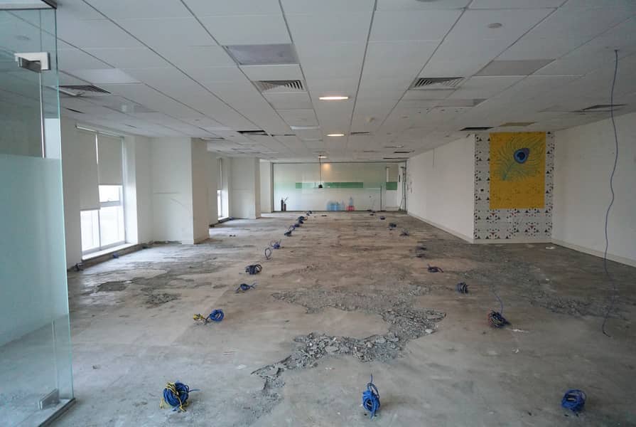 Spacious Fitted Office| SZR View|Rent Free Period