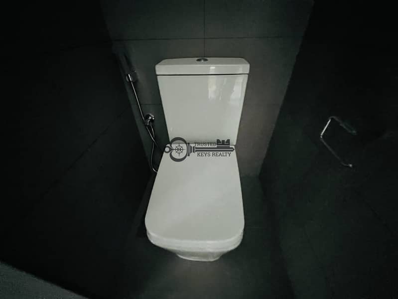 11 1000609556. jpg