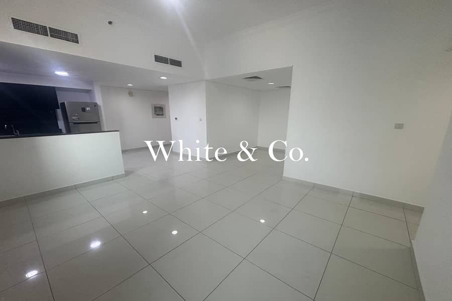 Vacant Now | Spacious | Equipped Kitchen Vacant Now | Spacious | Equipped Kitchen