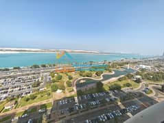 شقة في منطقة الكورنيش 3 غرف 110000 درهم - 14024288