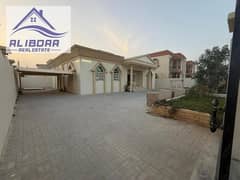 للإيجار – فيلا في الروضة 1 الموقع: عجمان – الروضة 1 التفاصيل: • 3 غرف نوم • صالة • مجلس • غرفة خادمة