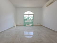 للإيجار – استديو واسع ومميز في مدينة خليفة A