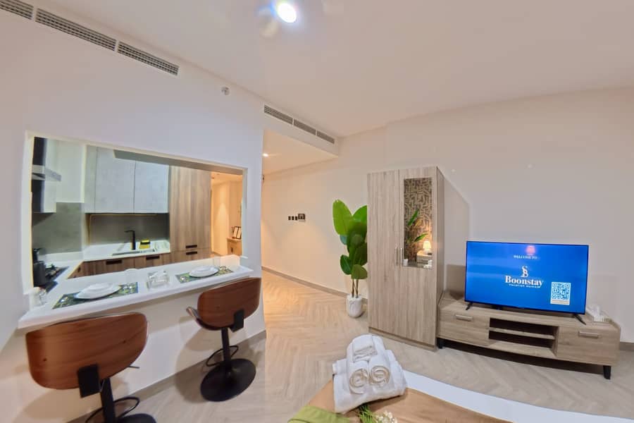 Urban Comfort | Furnished | High Floor - Image 16