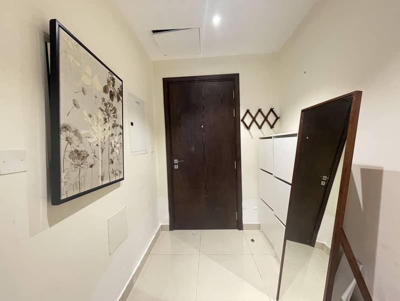 FULLY FURNISHED 1BHK CLOSE KITCHEN 1 CHEQUE PAYMENT