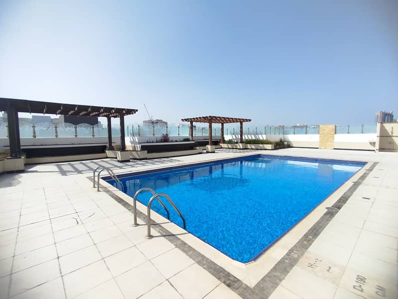 FULLY FURNISHED 2BHK CHILLER FREE FAMILY BLD PRIME LOCATION GYM POOL PARKING MAINTENANCE FREE