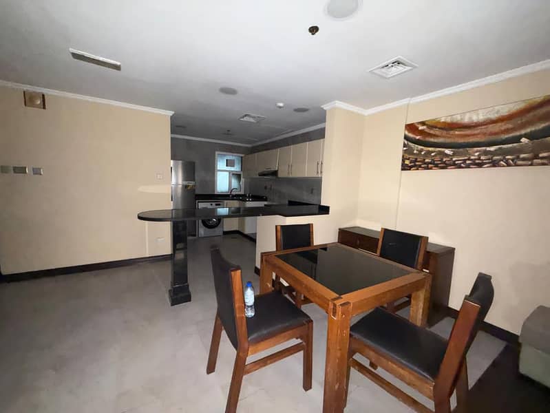 FULLY FURNISHED 2BHK CHILLER FREE FAMILY BLD PRIME LOCATION GYM POOL PARKING MAINTENANCE FREE