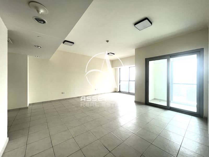 Big Apt | Open View | Maid/ Store Room