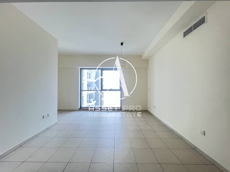 Big Apt | Open View | Maid/ Store Room