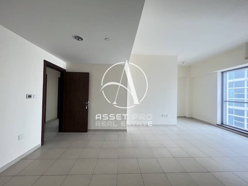 Big Apt | Open View | Maid/ Store Room