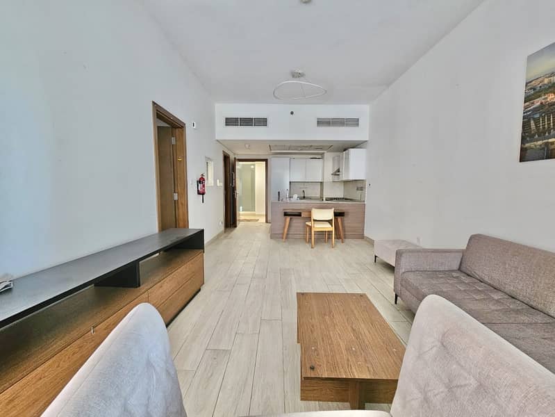 Best Deal! Furnished 1 BHK | All Amenties Are Available | 4 Cheaques | Premium Location