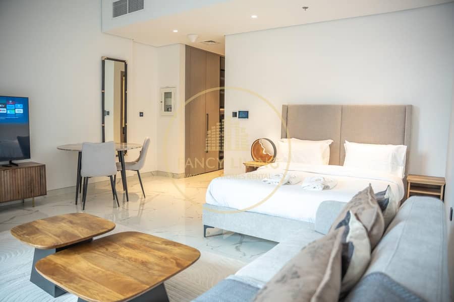 Luxury Studio Stay in Royal Regency Tower - Image 1