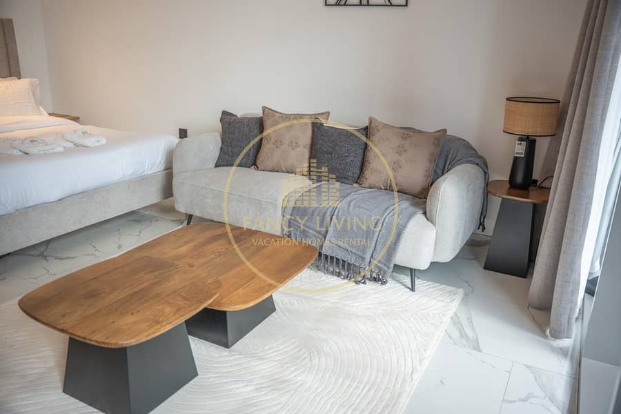 Luxury Studio Stay in Royal Regency Tower - Image 3