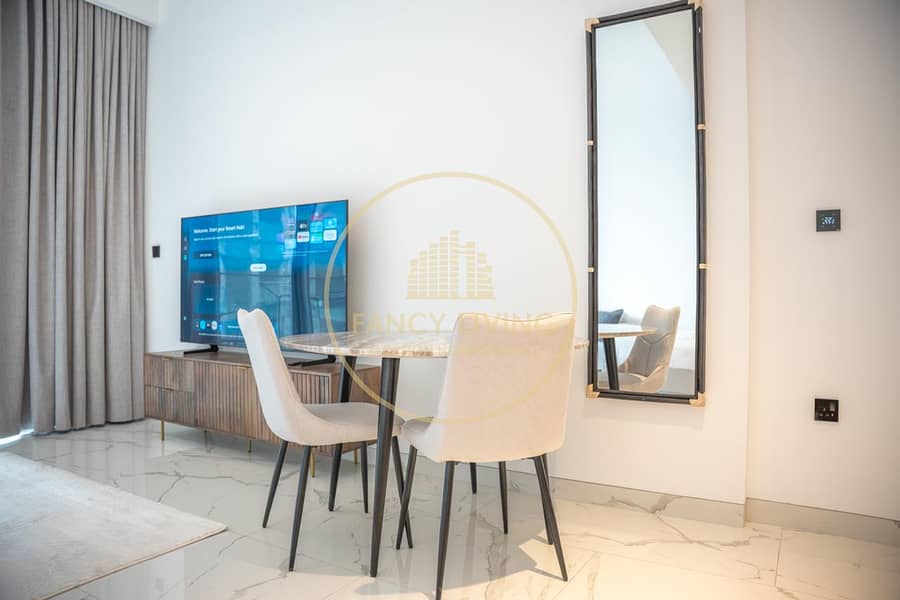 Luxury Studio Stay in Royal Regency Tower - Image 8