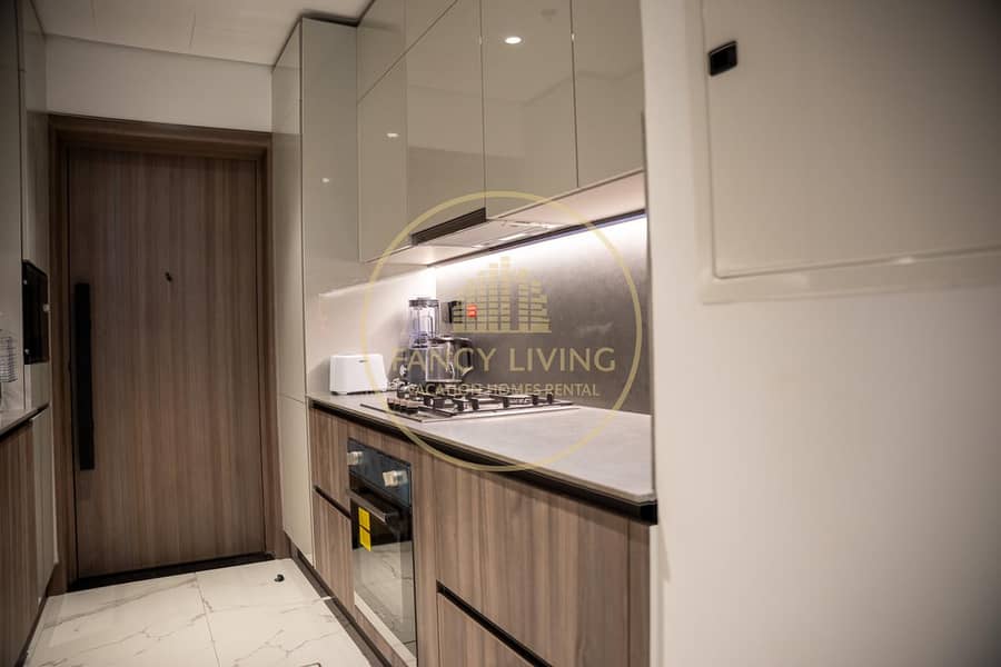 Luxury Studio Stay in Royal Regency Tower - Image 10