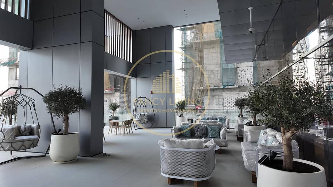 Luxury Studio Stay in Royal Regency Tower - Image 14