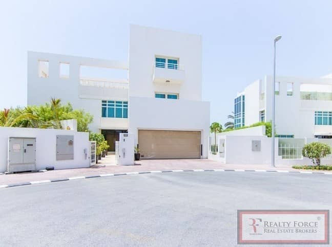 UPGRADED | PRIVATE POOL | FREEHOLD VILLA UPGRADED | PRIVATE POOL | FREEHOLD VILLA