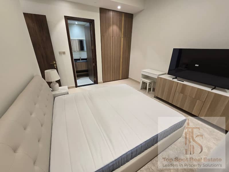 Brand New Fully Furnished | Pool & Park View | Prime Location - Image 6