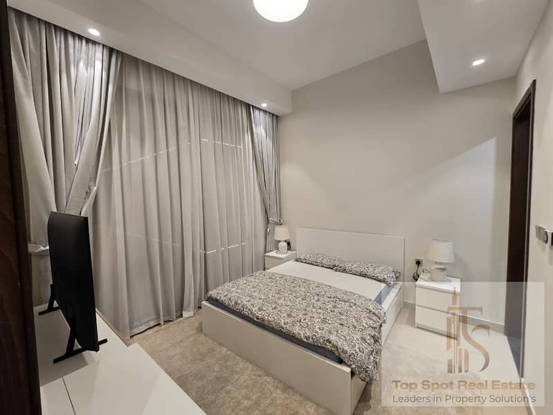 Brand New Fully Furnished | Pool & Park View | Prime Location - Image 11