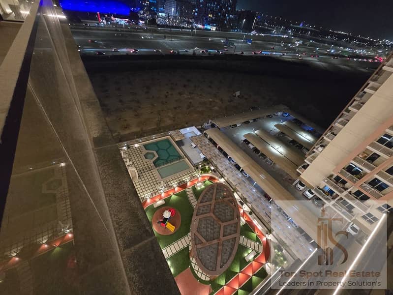 Brand New Fully Furnished | Pool & Park View | Prime Location - Image 20