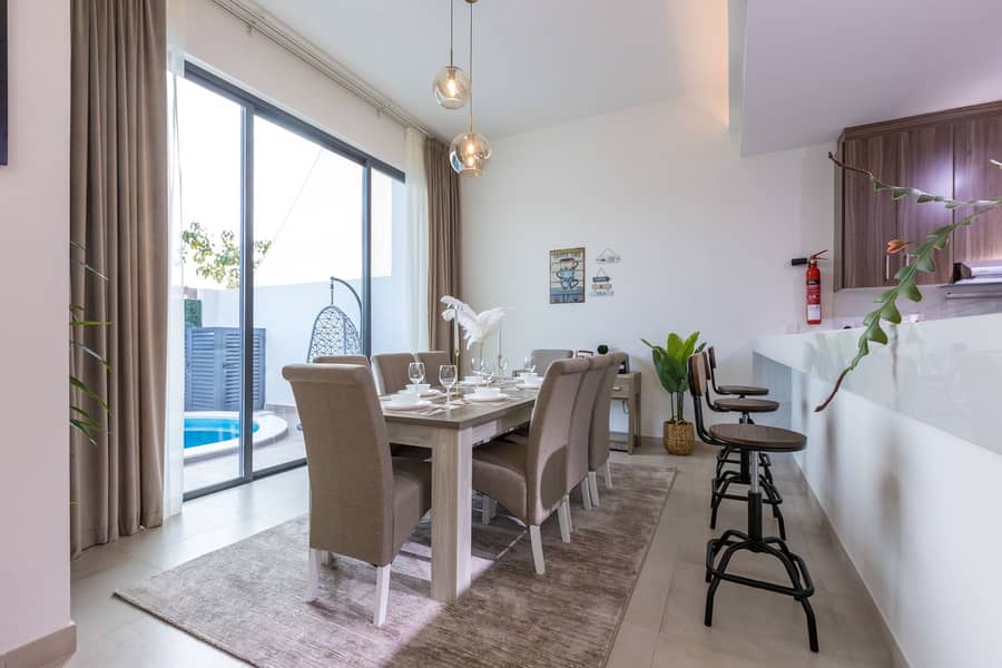 5 dining area . jpg
