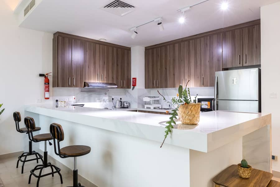 9 kitchen area . jpg