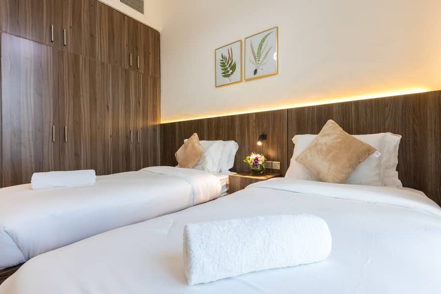 29 2nd bedroom with twin beds 3. jpg