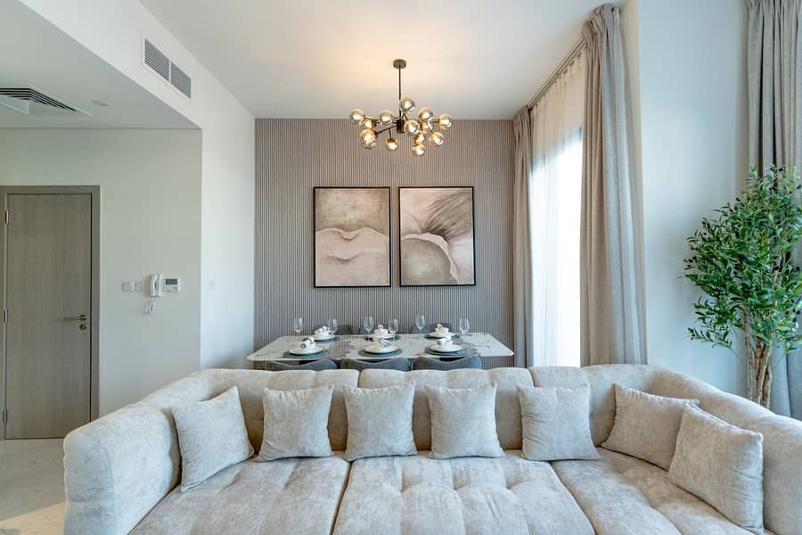 12 sitting area . jpg
