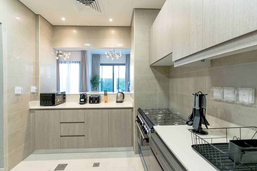 14 kitchen . jpg