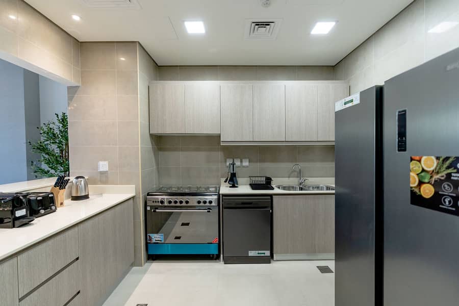15 kitchen 2. jpg