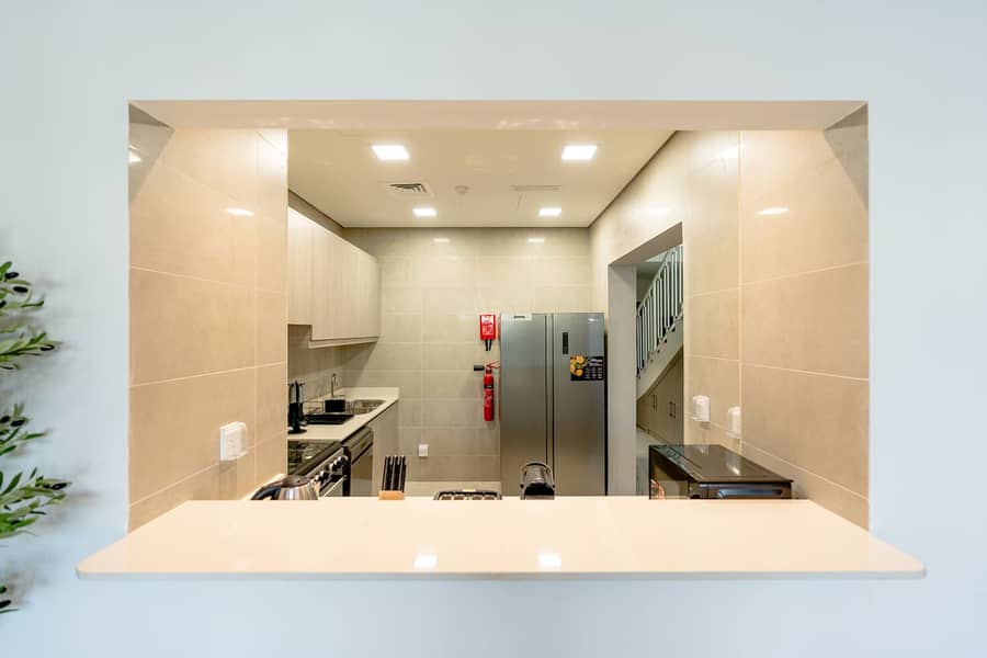 17 kitchen Island . jpg