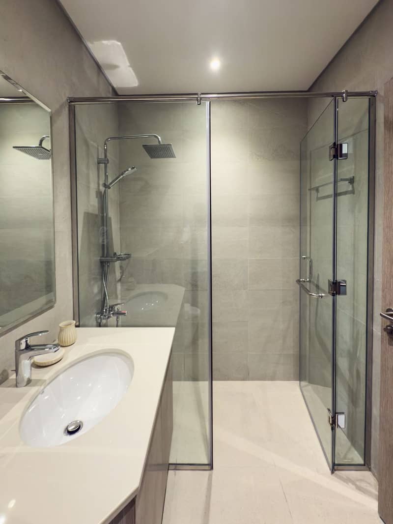 39 stand up shower . jpg