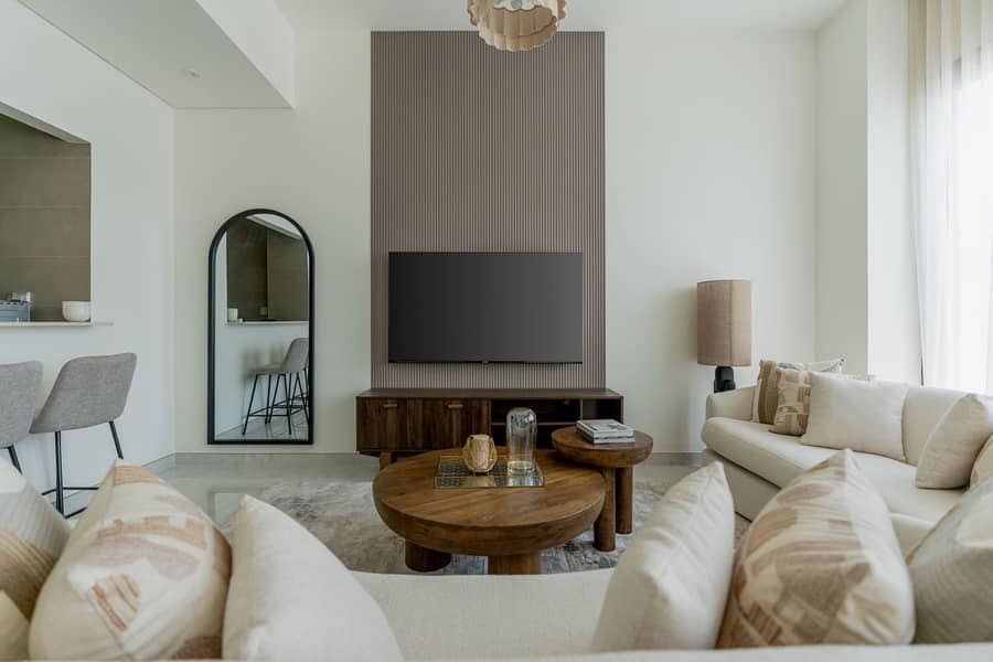 10 TV sitting area . jpg