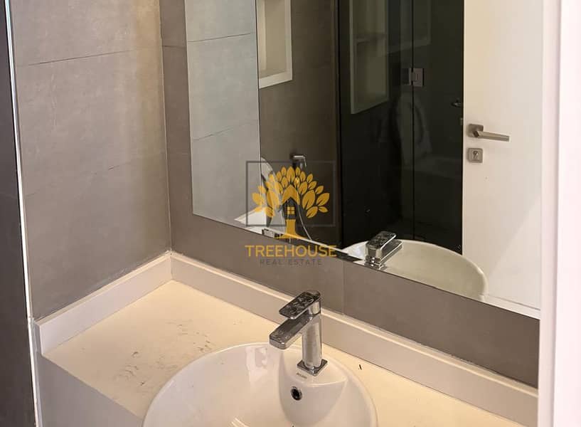 SPACIOUS | AMAZING AND LUXURIOUS | BRAND NEW - Image 6