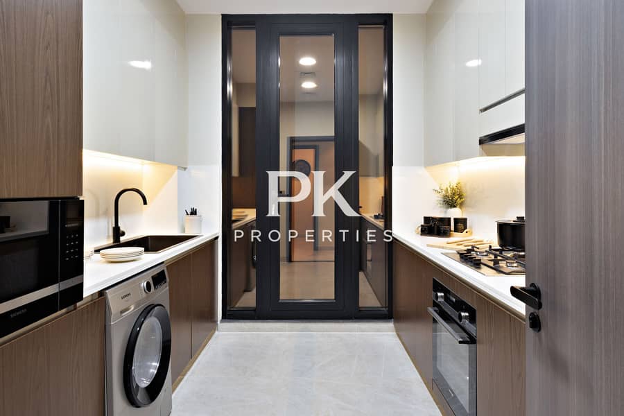 Q2 2027 | Modern Interior | Fully Furnished - Image 4