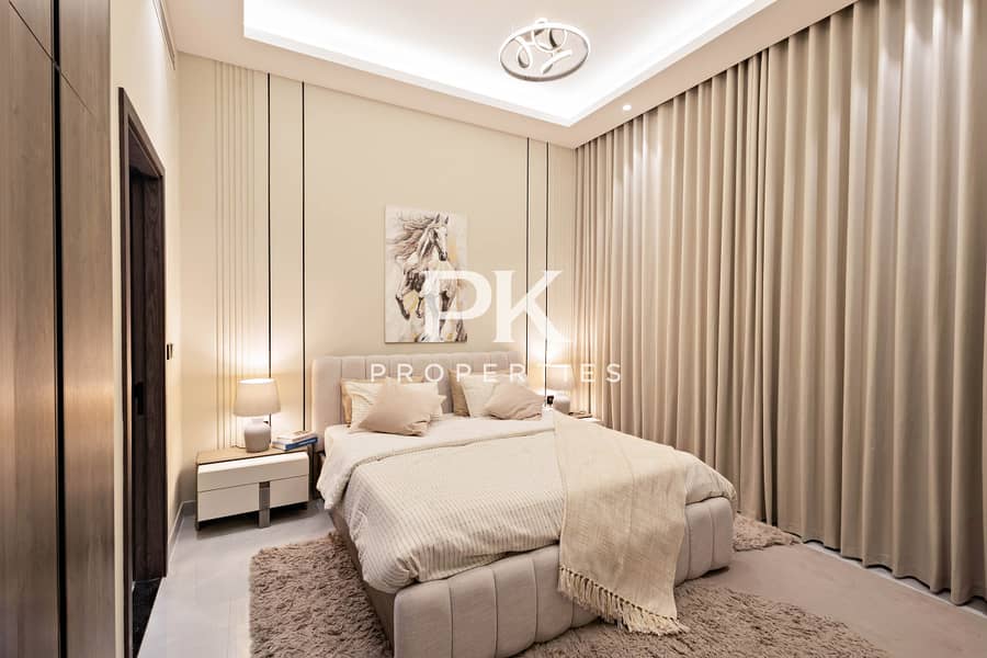 Q2 2027 | Modern Interior | Fully Furnished - Image 10
