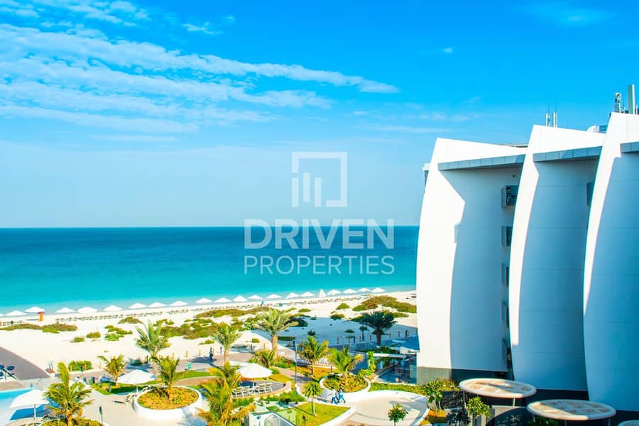 4BR Townhouse with Private Beach Access and Resort - Image 2