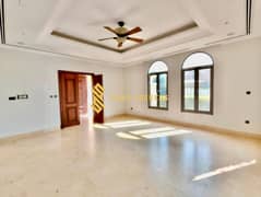 Ready ! Luxurious Living ! High-End Location