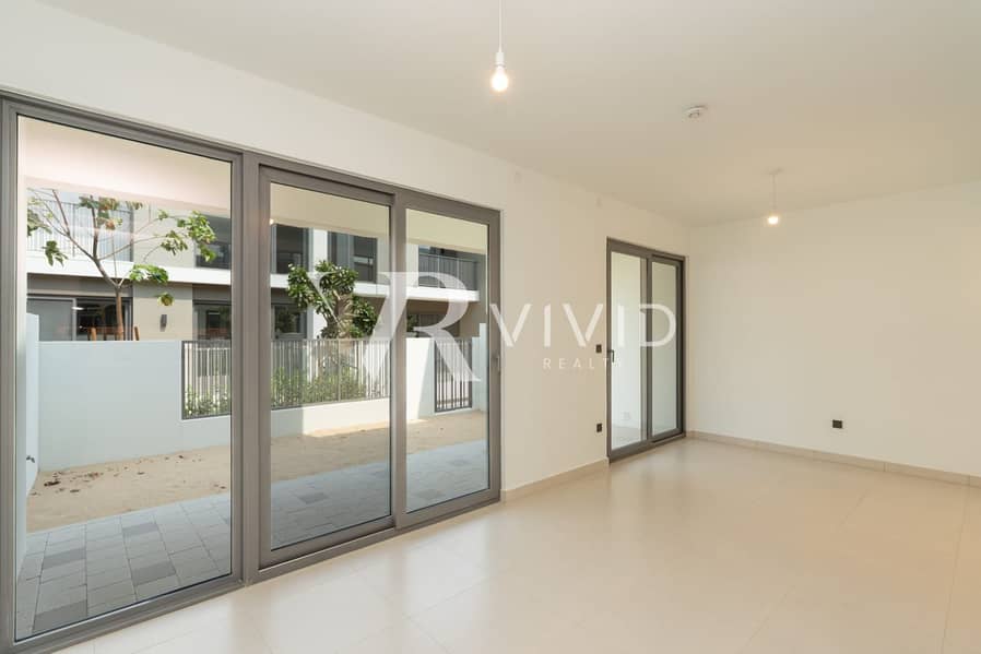 Near Entrance Park and Pool | Brand New | Internal - Image 1