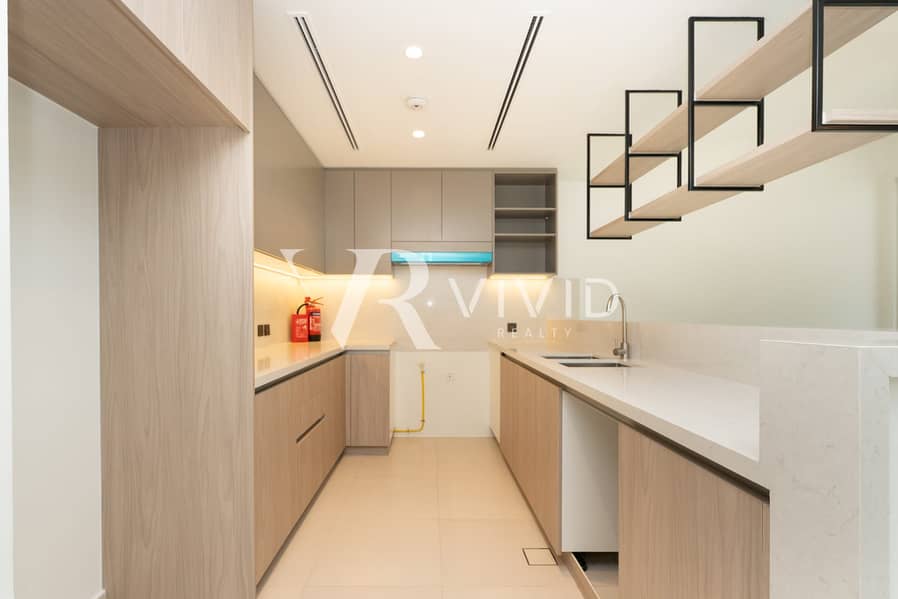 Near Entrance Park and Pool | Brand New | Internal - Image 4