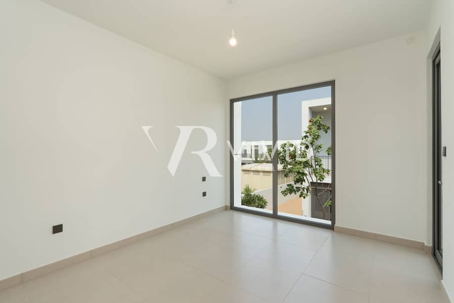 Near Entrance Park and Pool | Brand New | Internal - Image 14