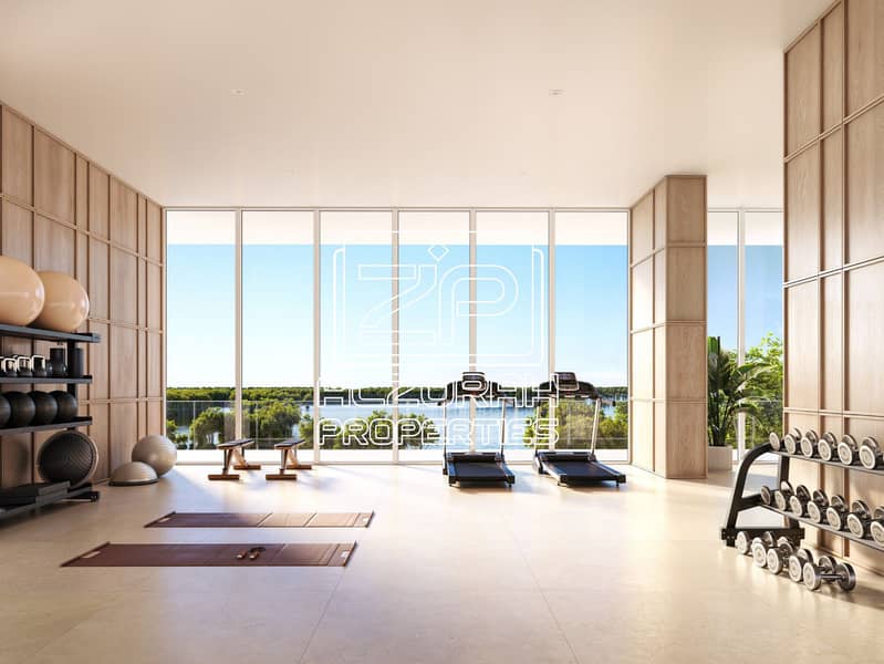 Large Waterfront Home Designed for Modern Families - Image 14