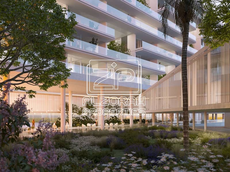 Large Waterfront Home Designed for Modern Families - Image 23