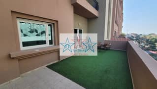 شقة مُجددة بغرفتي نوم | أرضيات خشبية | تراس واسع | جاهزة للسكن