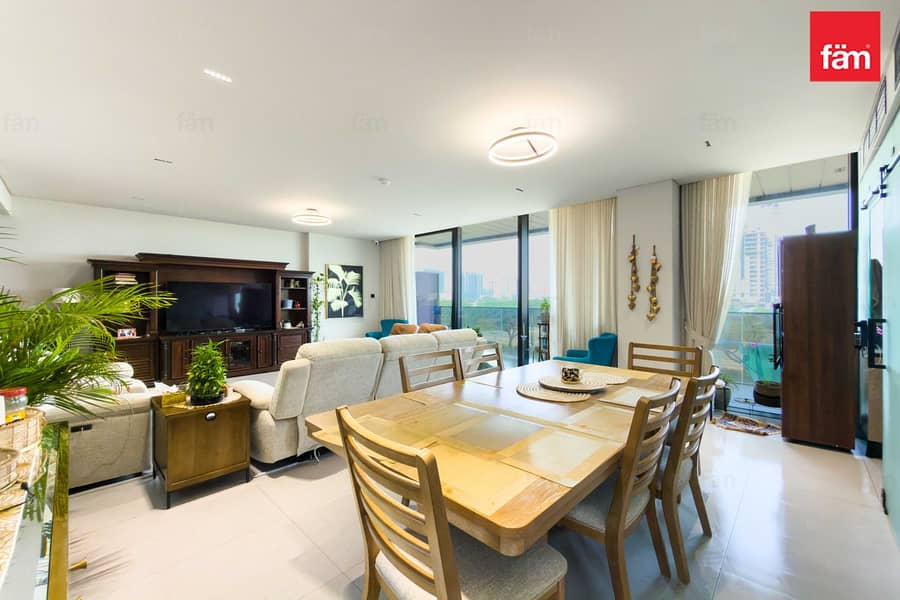 Spacious APT | Burj Khalifa View | Prime Location - Image 4
