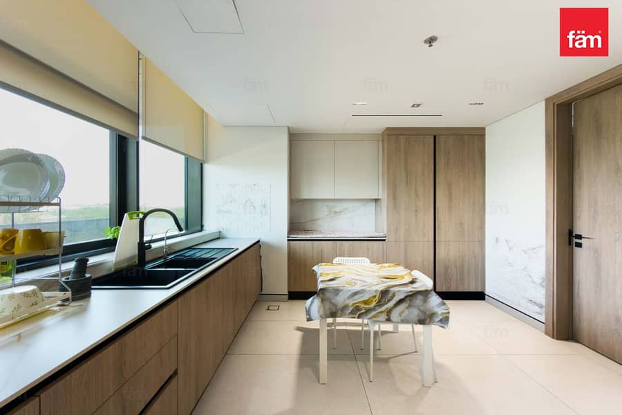 Spacious APT | Burj Khalifa View | Prime Location - Image 5
