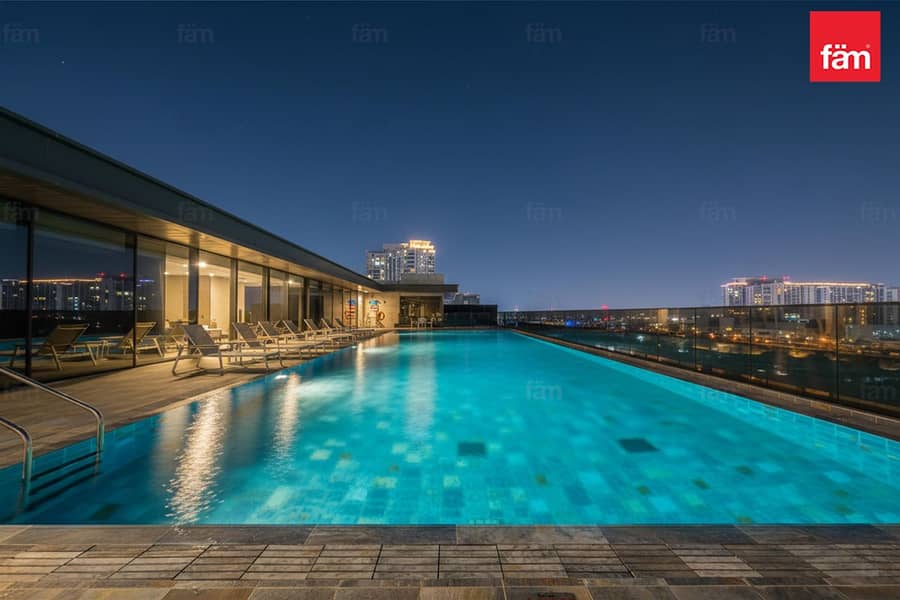 Spacious APT | Burj Khalifa View | Prime Location - Image 11